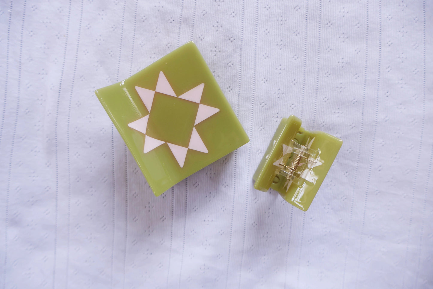 Strawberry Matcha Quilt Claw LARGE