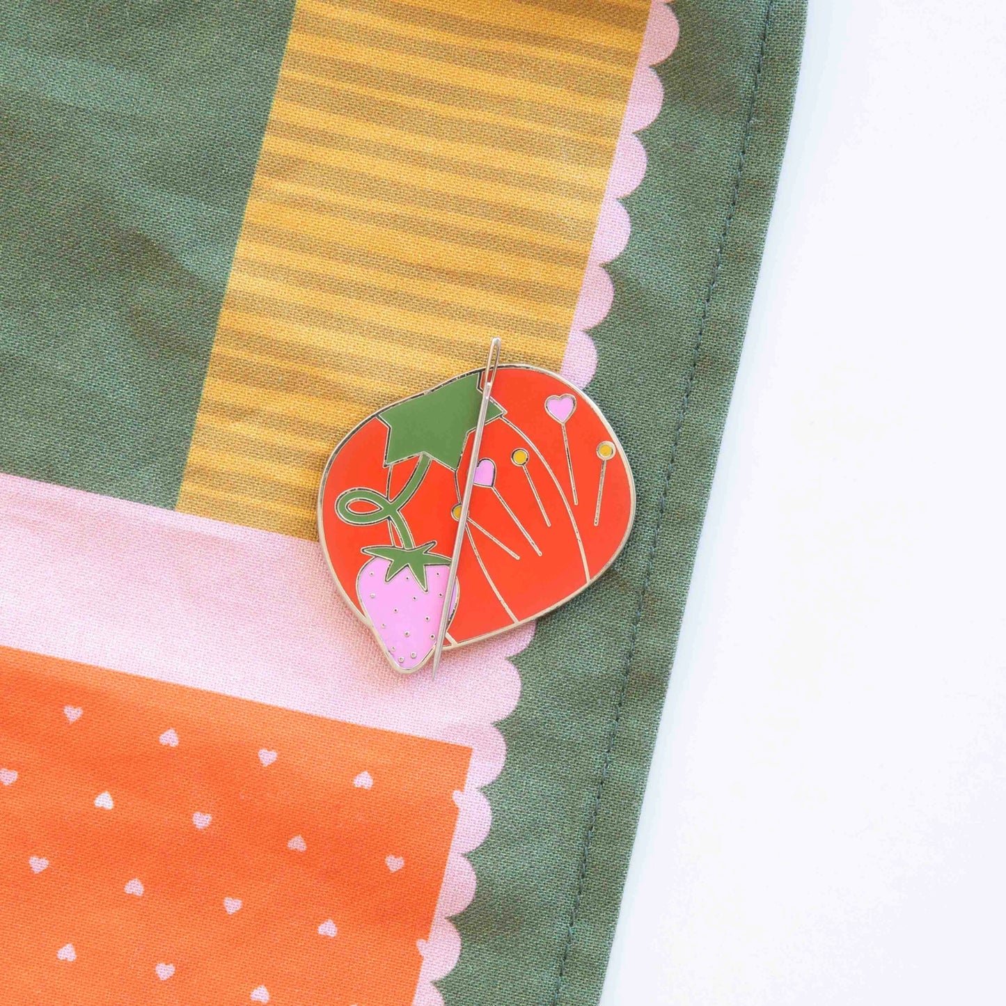 Tomato Pin Cushion magnetic needle minder - Sarah Hearts