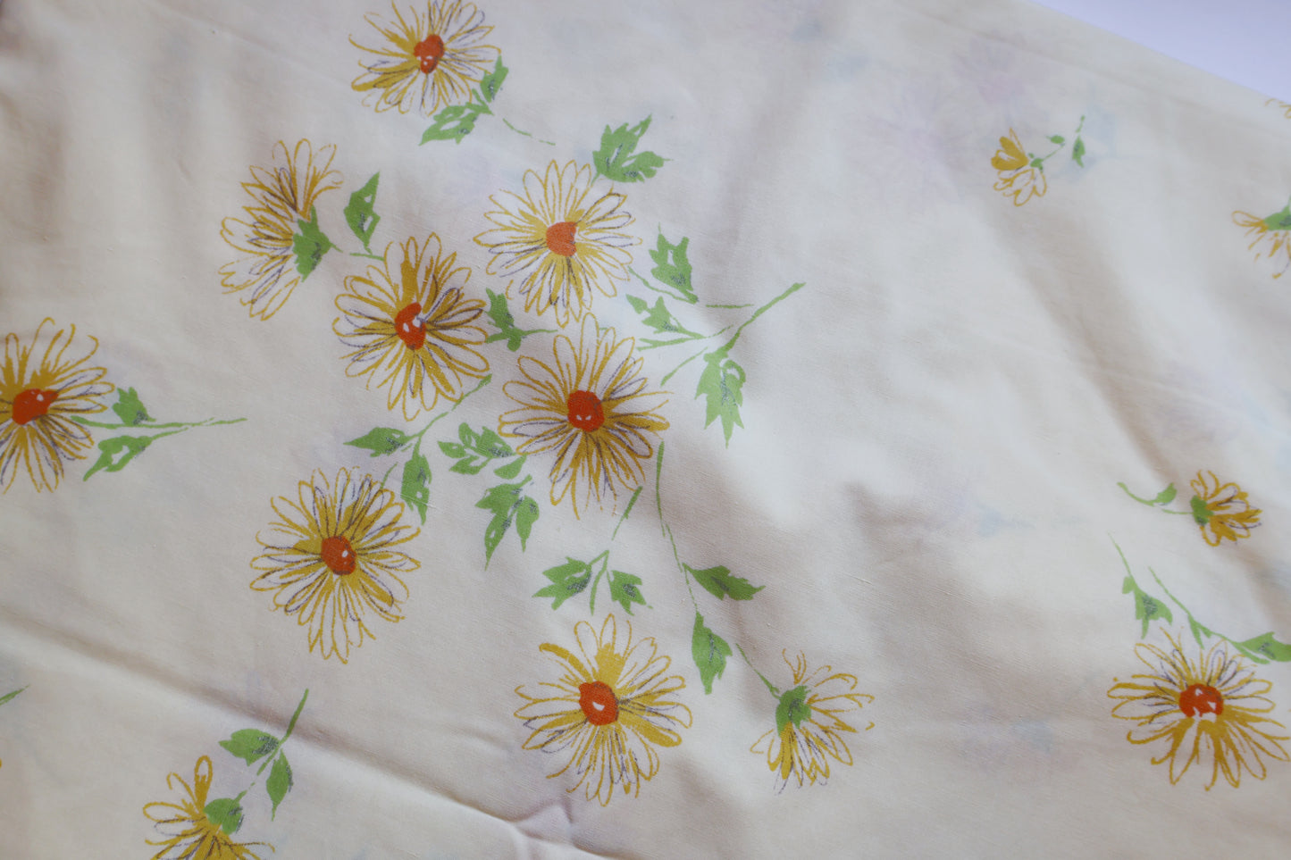 Yellow daisy vintage sheet