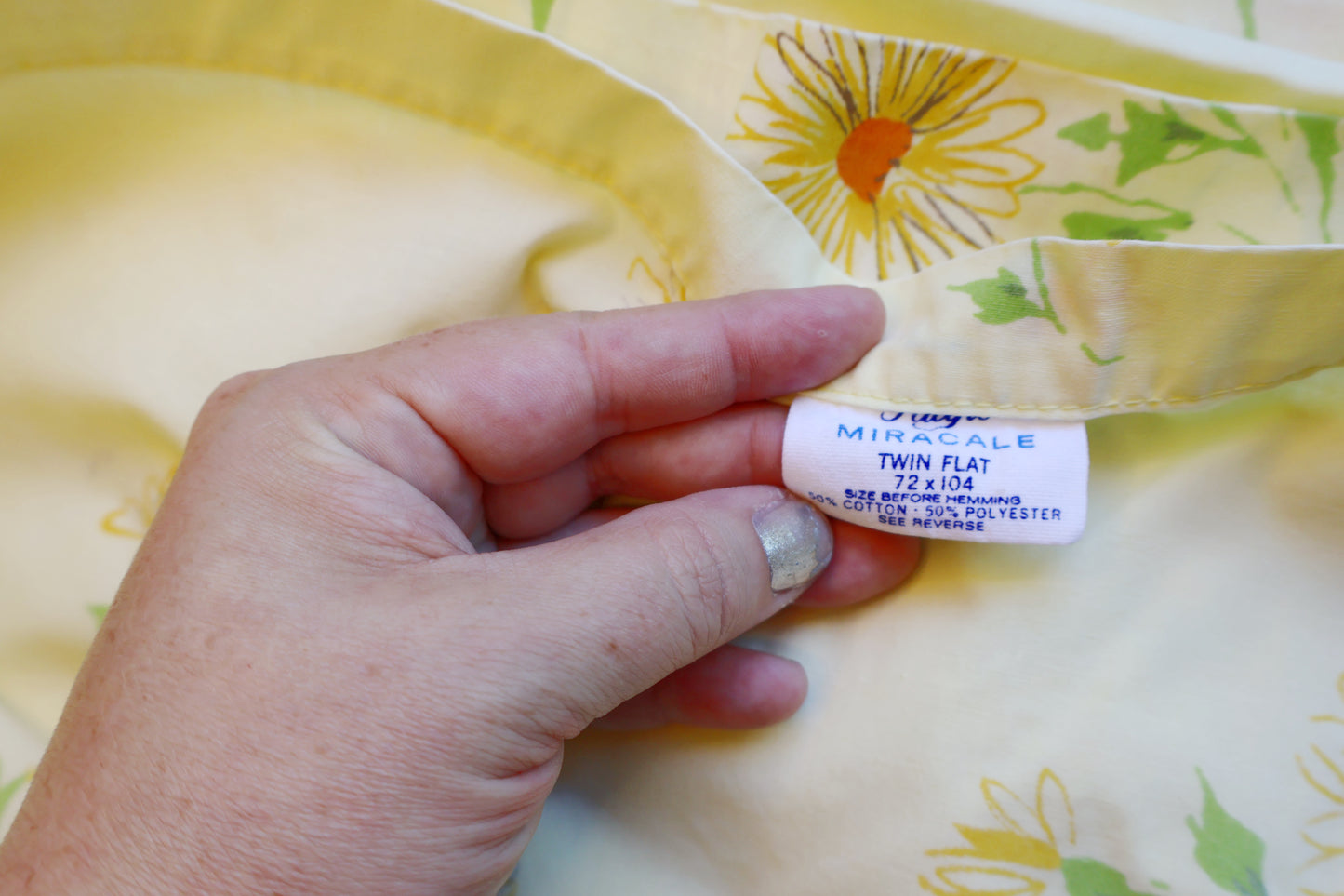 Yellow daisy vintage sheet