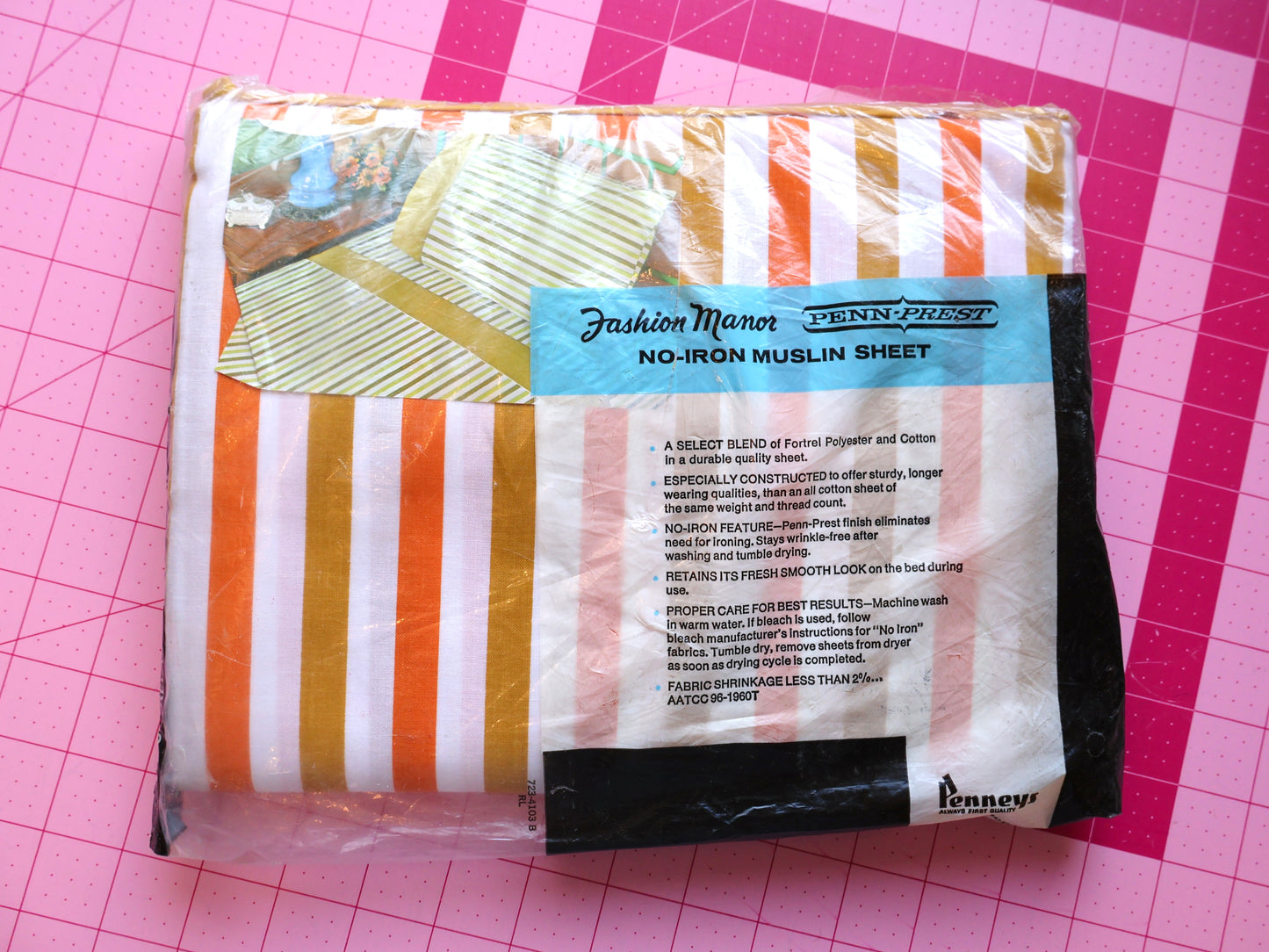 Yellow/orange striped flat sheet