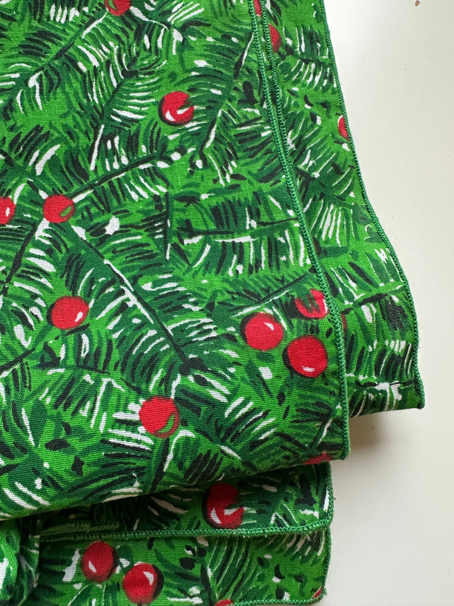 Vintage Christmas fabric - pine berries