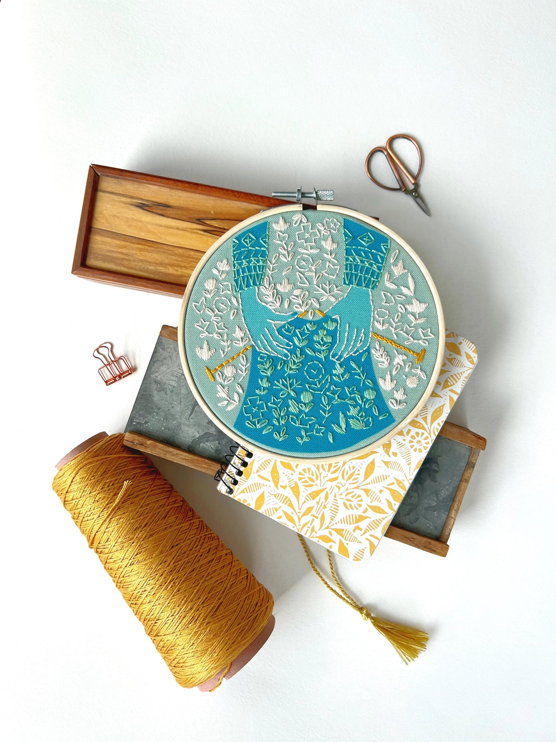 Rikrack knitting embroidery kit