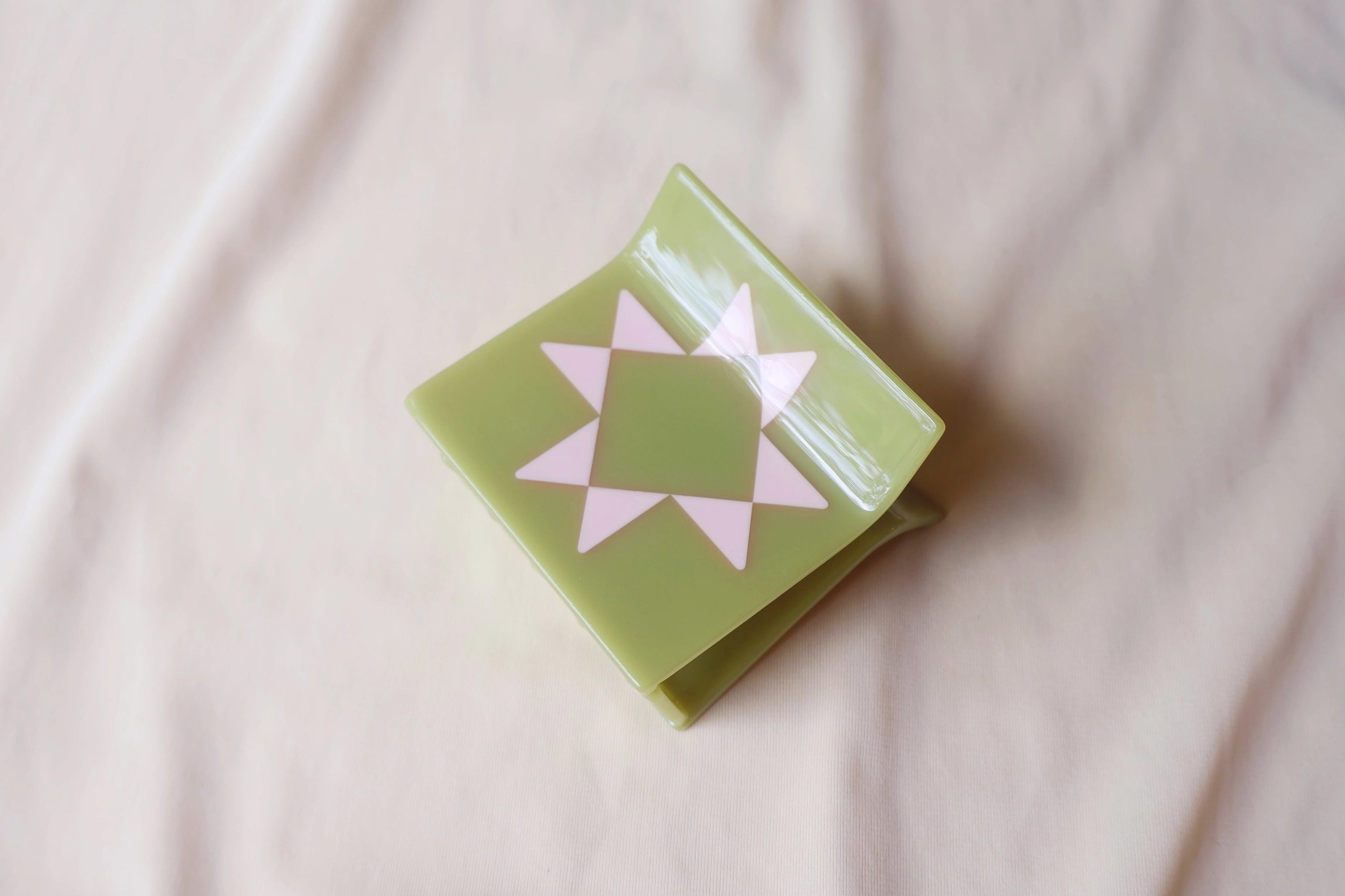 Strawberry Matcha Quilt Claw LARGE