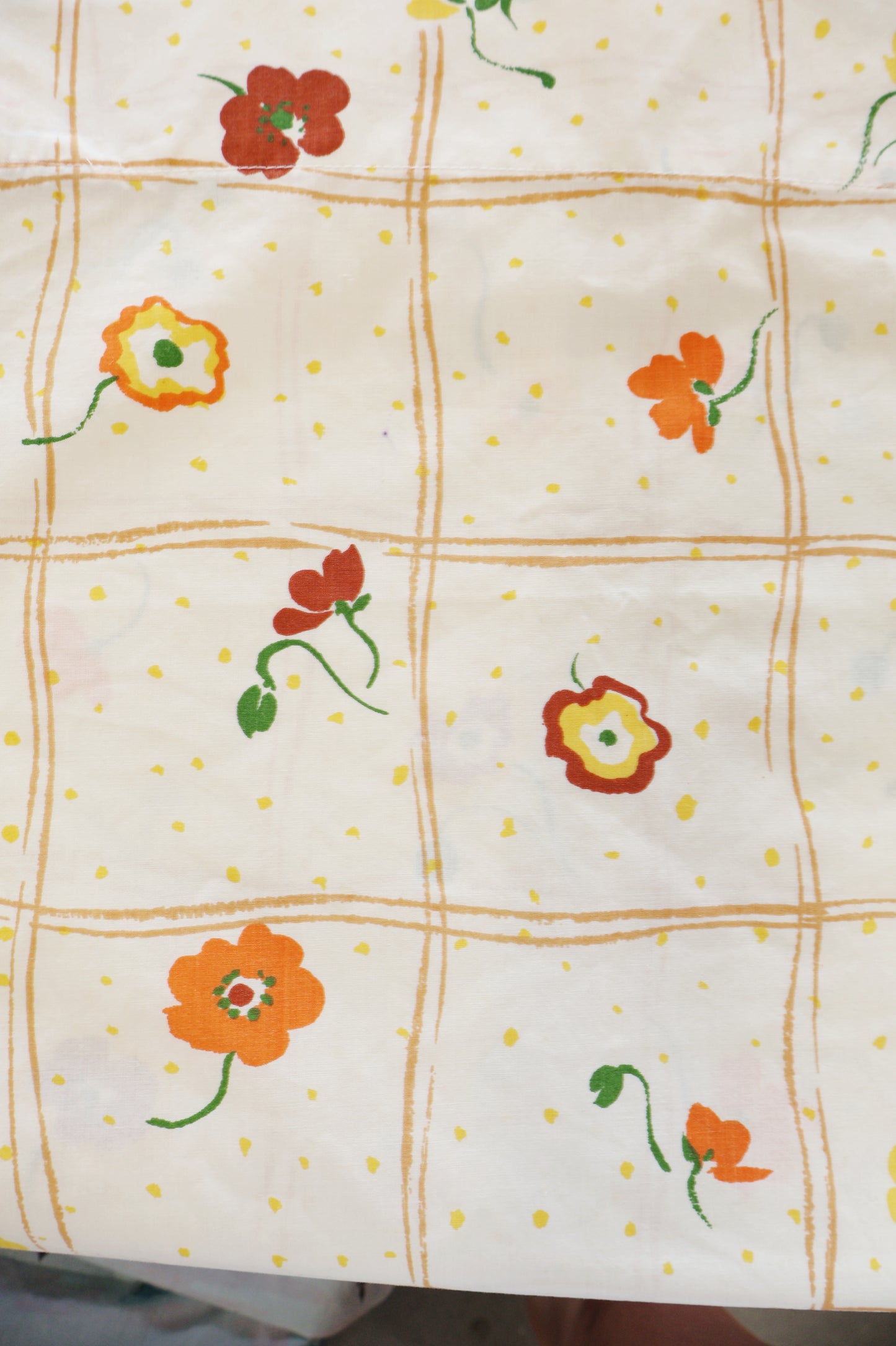 Floral grid pillowcase