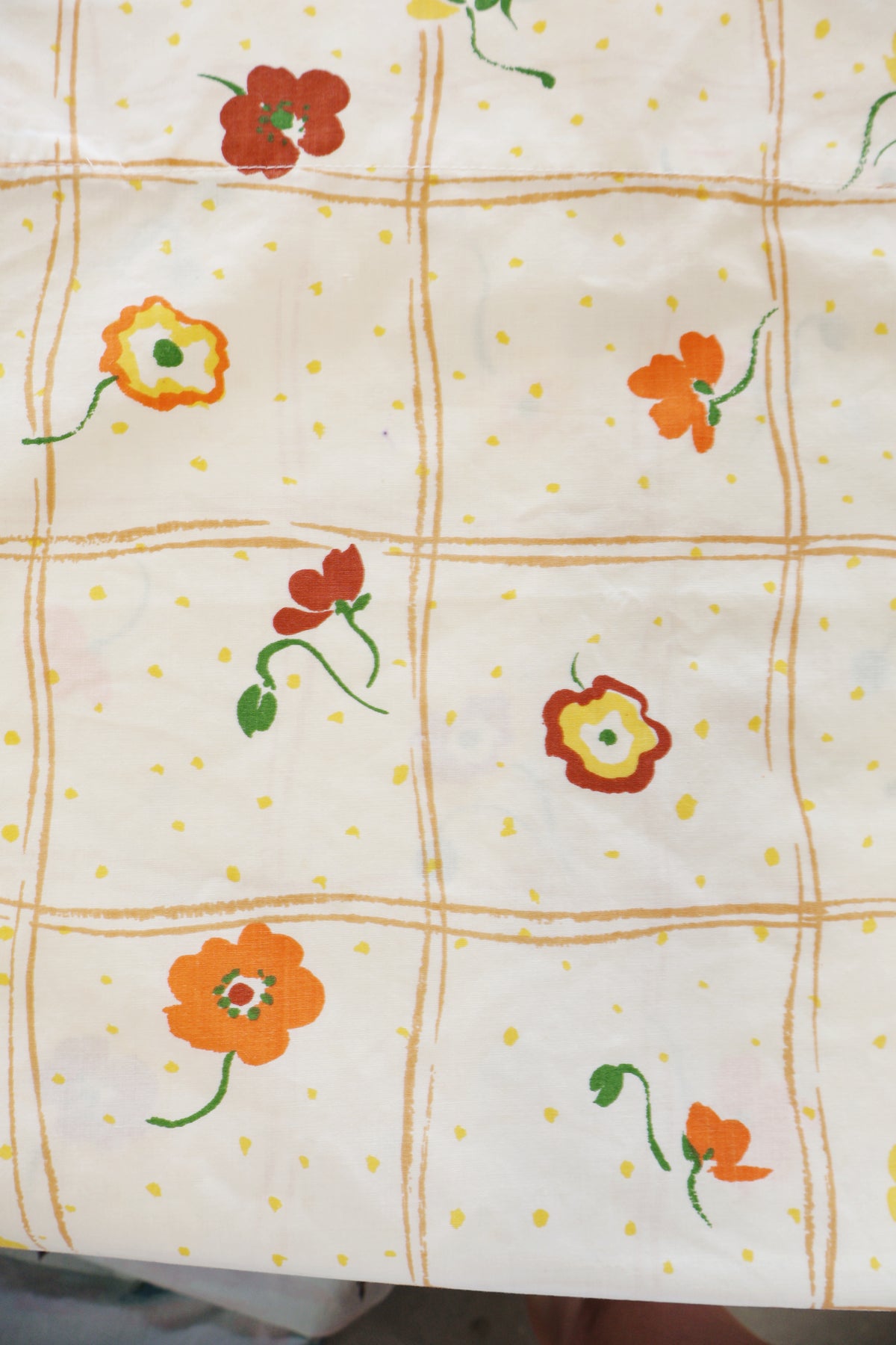 Floral grid pillowcase