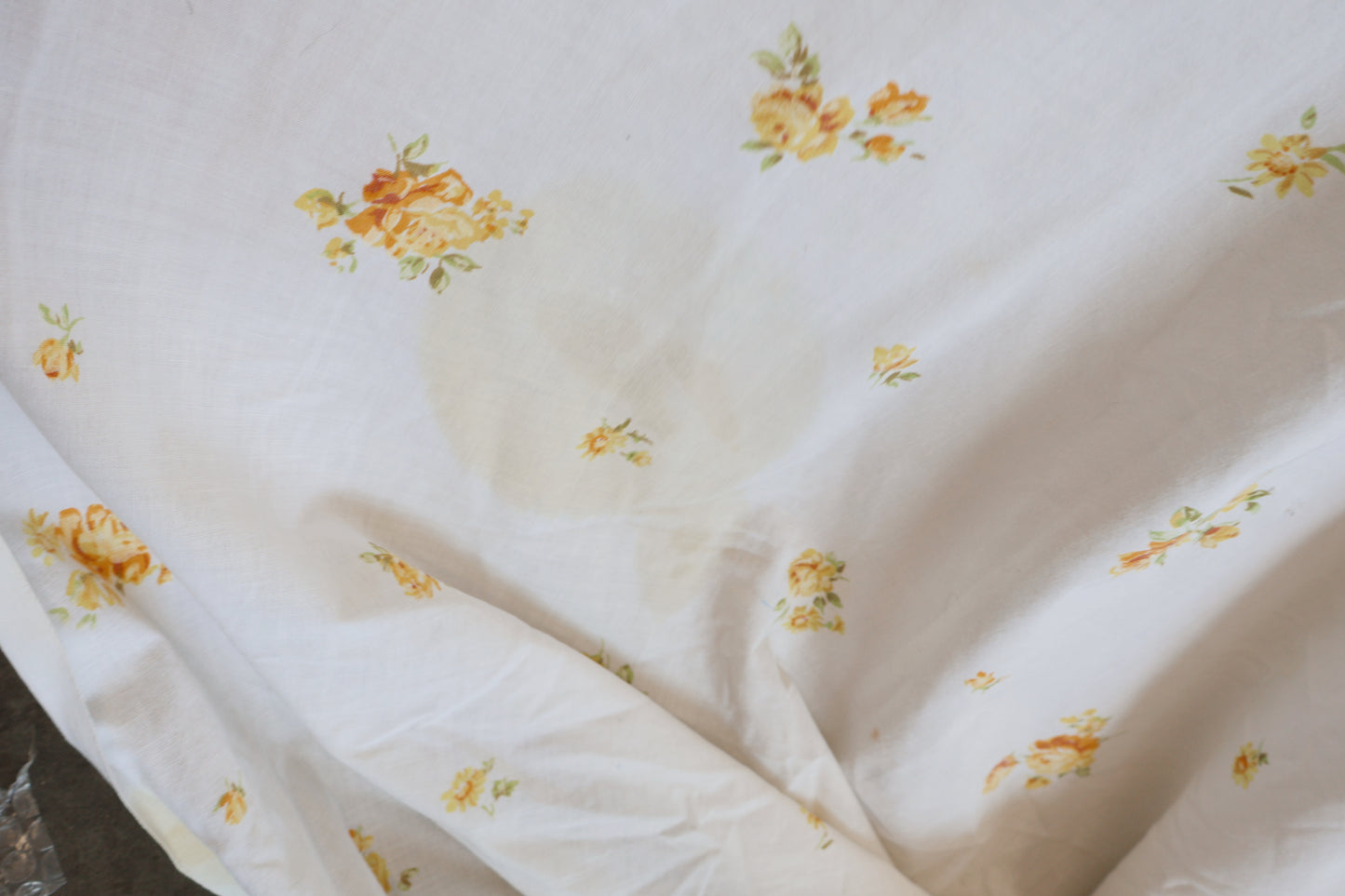 Yellow roses sheets