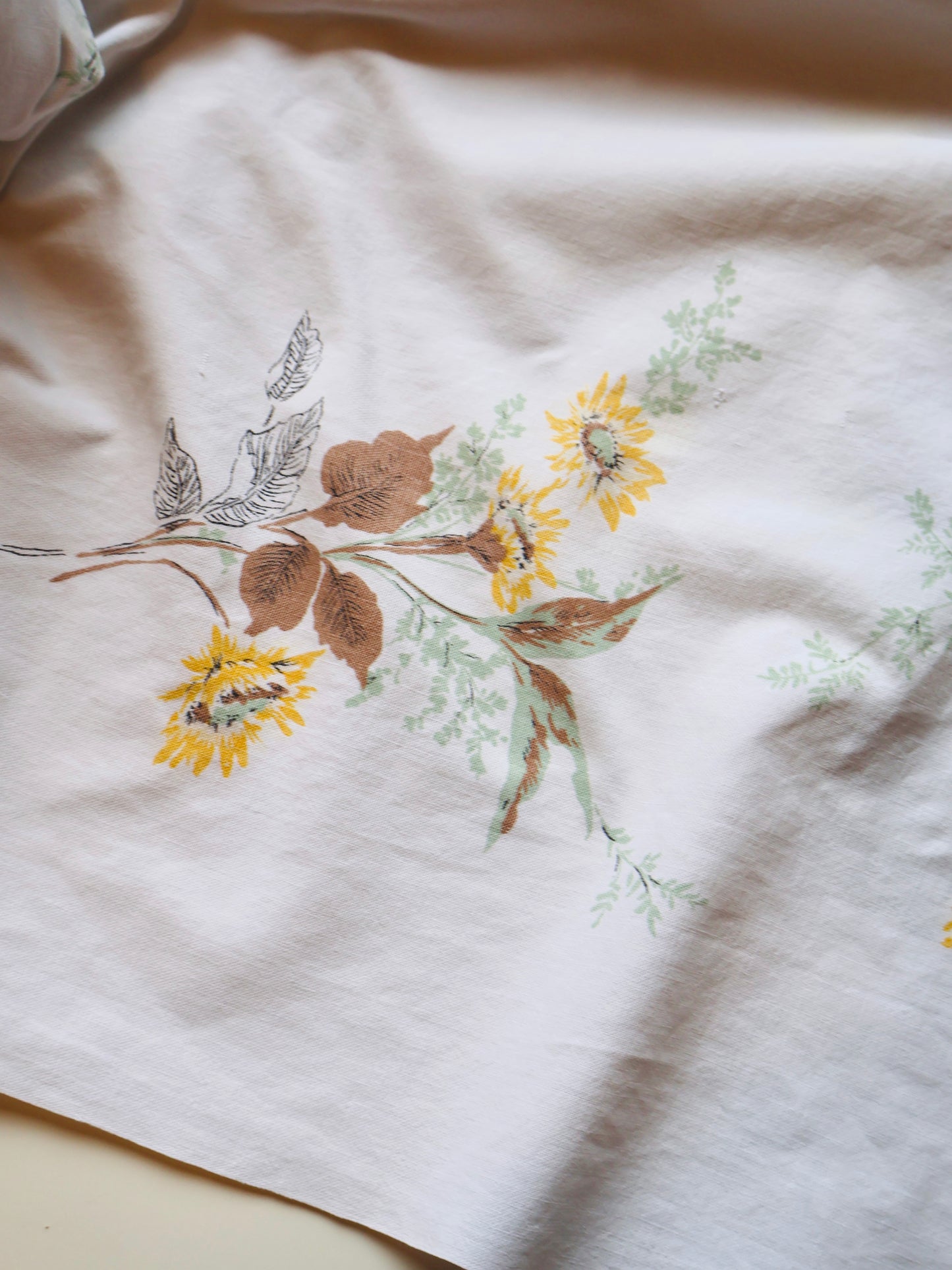 Yellow bouquet tablecloth