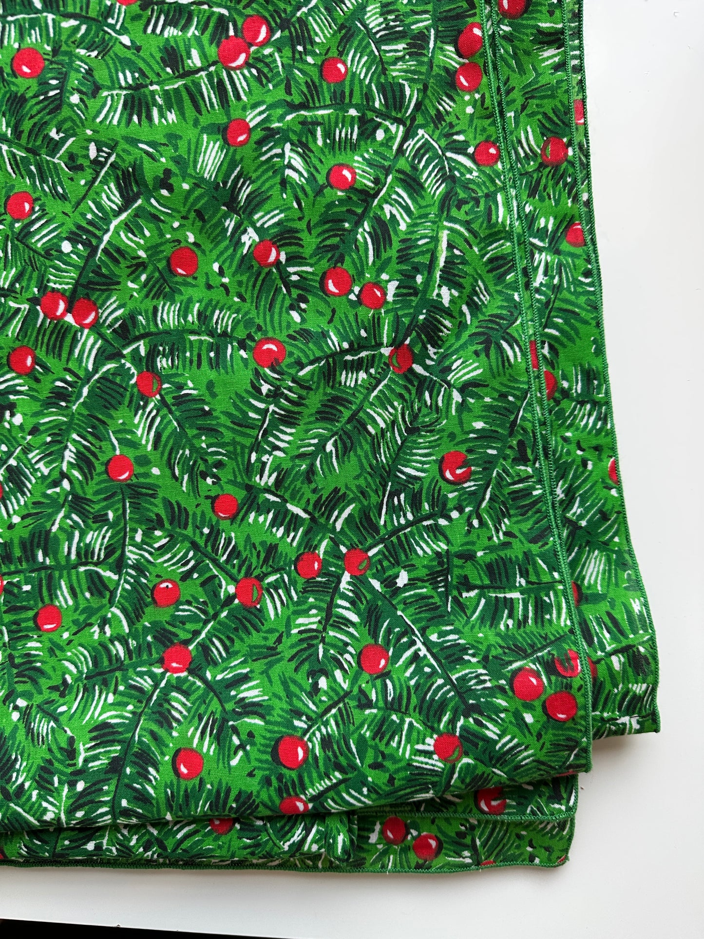 Vintage Christmas fabric - pine berries