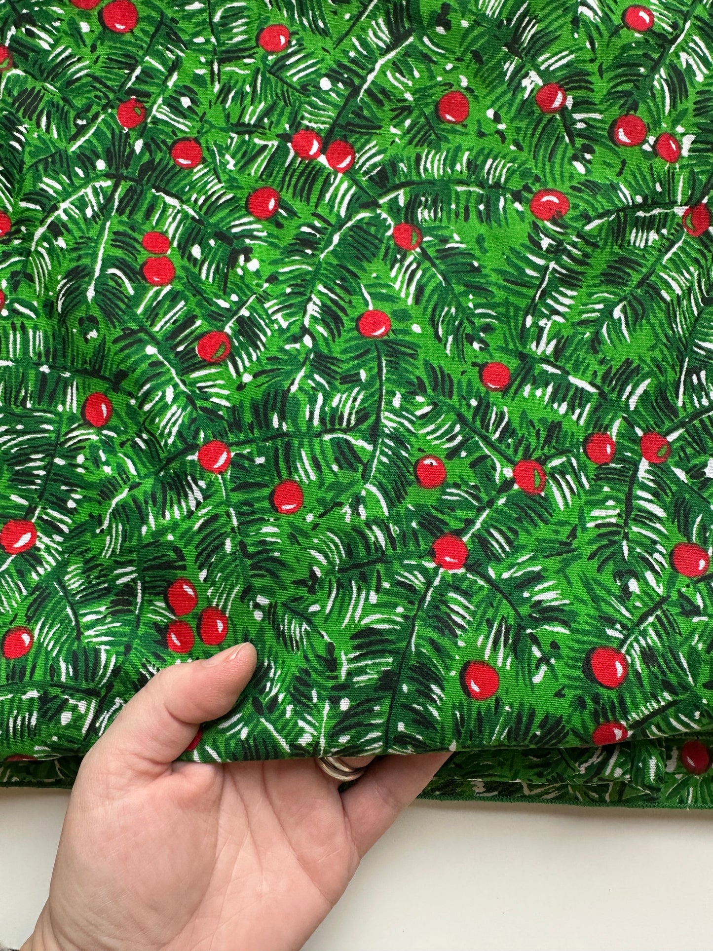 Vintage Christmas fabric - pine berries