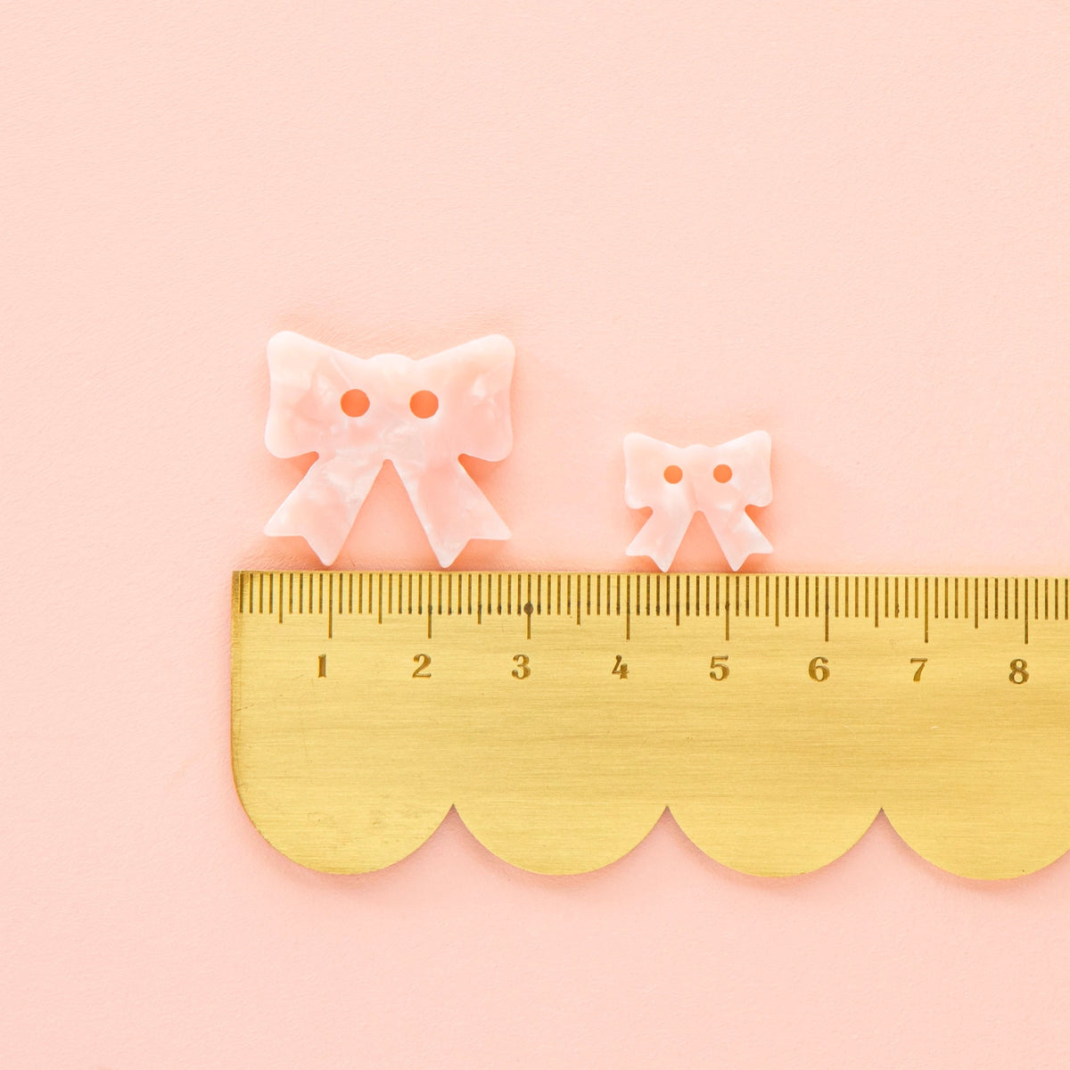 Pink bow large 1" buttons