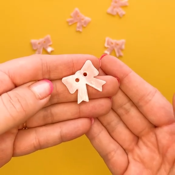 Pink bow large 1" buttons