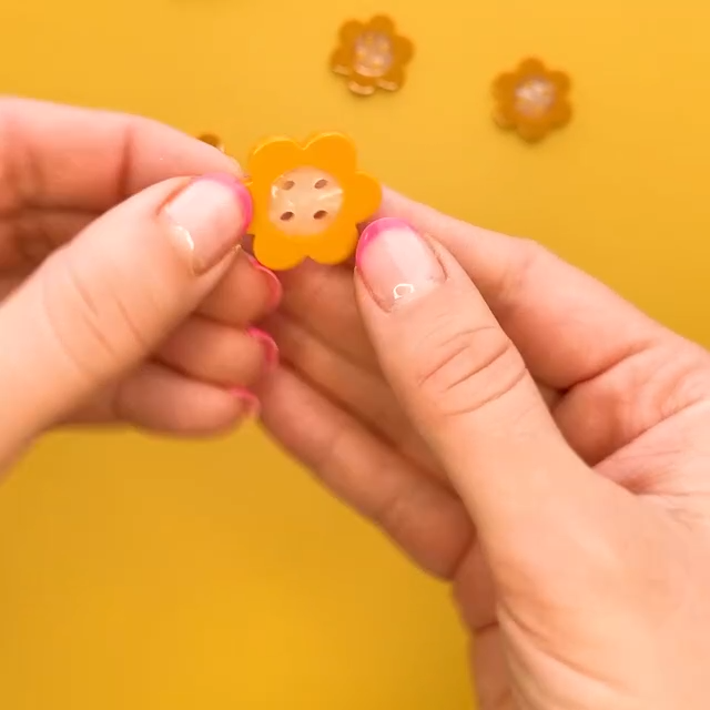 Yellow Daisy Large 1" Buttons